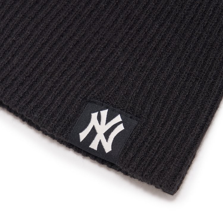 NEW YORK YANKEES BASIC BEANIE
