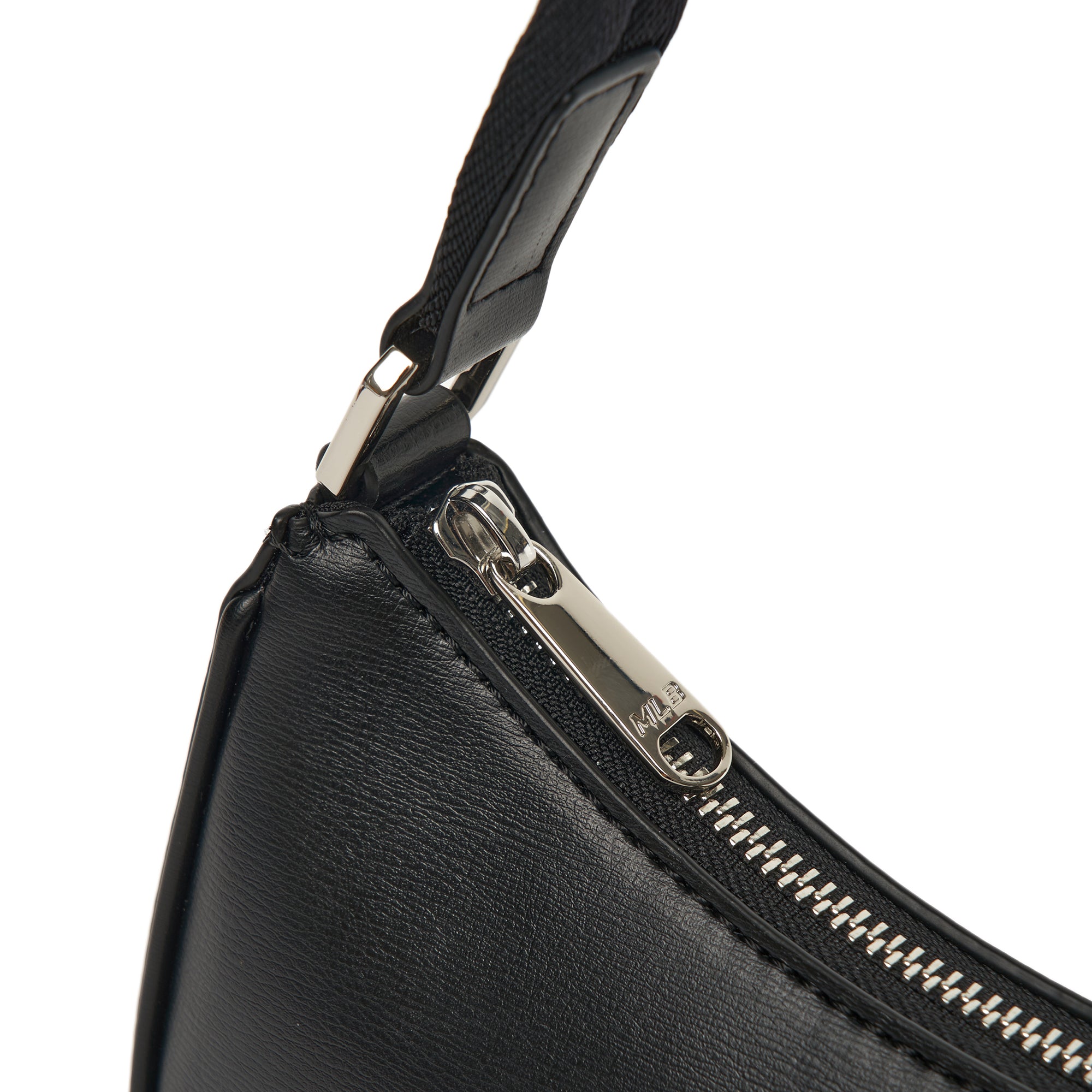 BASIC SHOULDER BAG