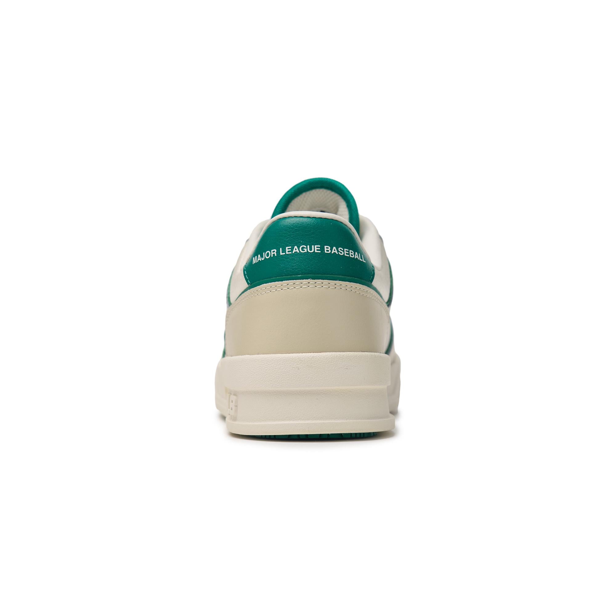 CLEVELAND INDIANS BASIC SNEAKERS