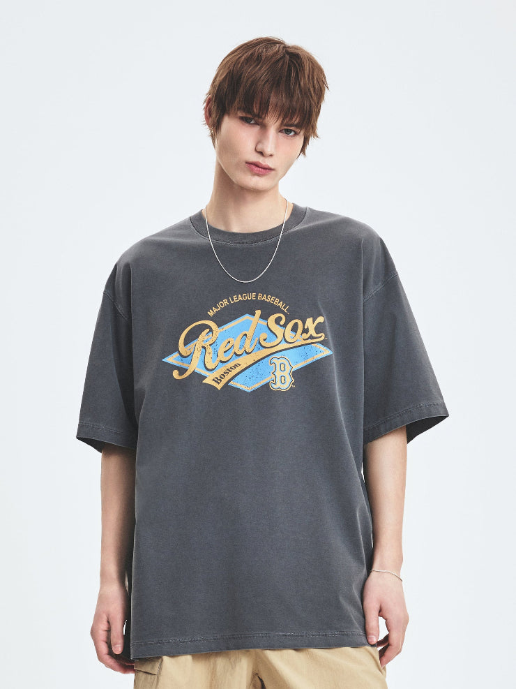 VARSITY VINTAGE WASHING GRAPHIC MEGA-OVERSIZED-FIT T-SHIRT VARSITY VINTAGE WASHING GRAPHIC MEGA-OVERSIZED-FIT T-SHIRT