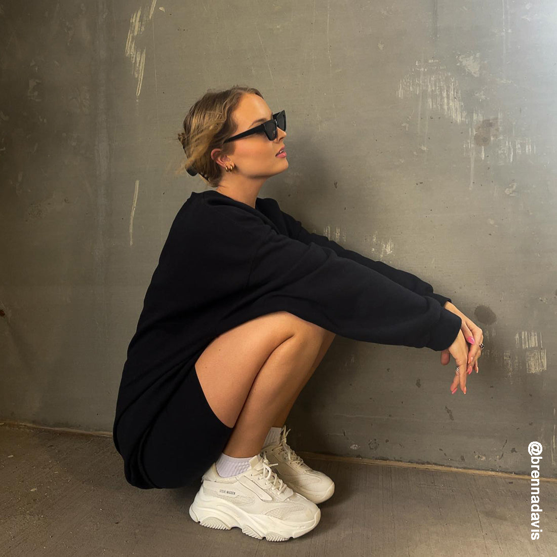POSSESSION BONE SNEAKERS