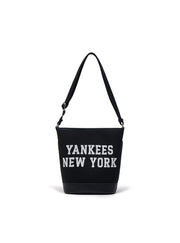 NEW YORK YANKEES VARSITY BUCKET BAG