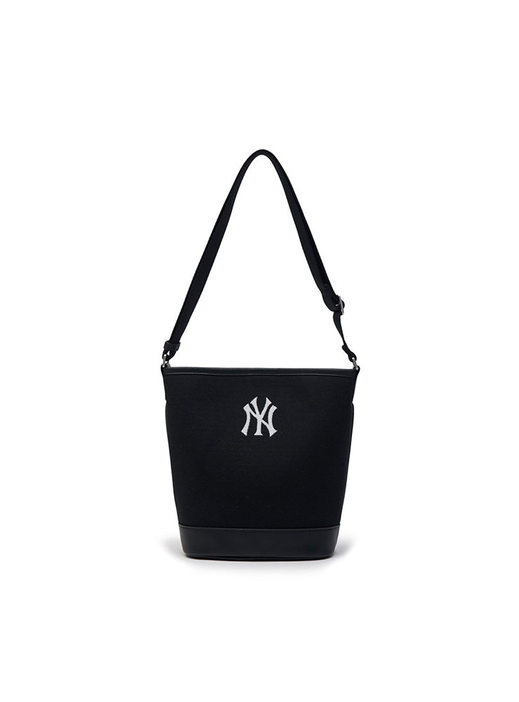 NEW YORK YANKEES VARSITY BUCKET BAG
