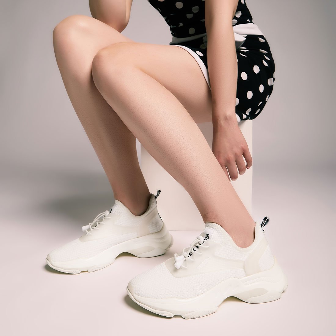 MATCH WHITE